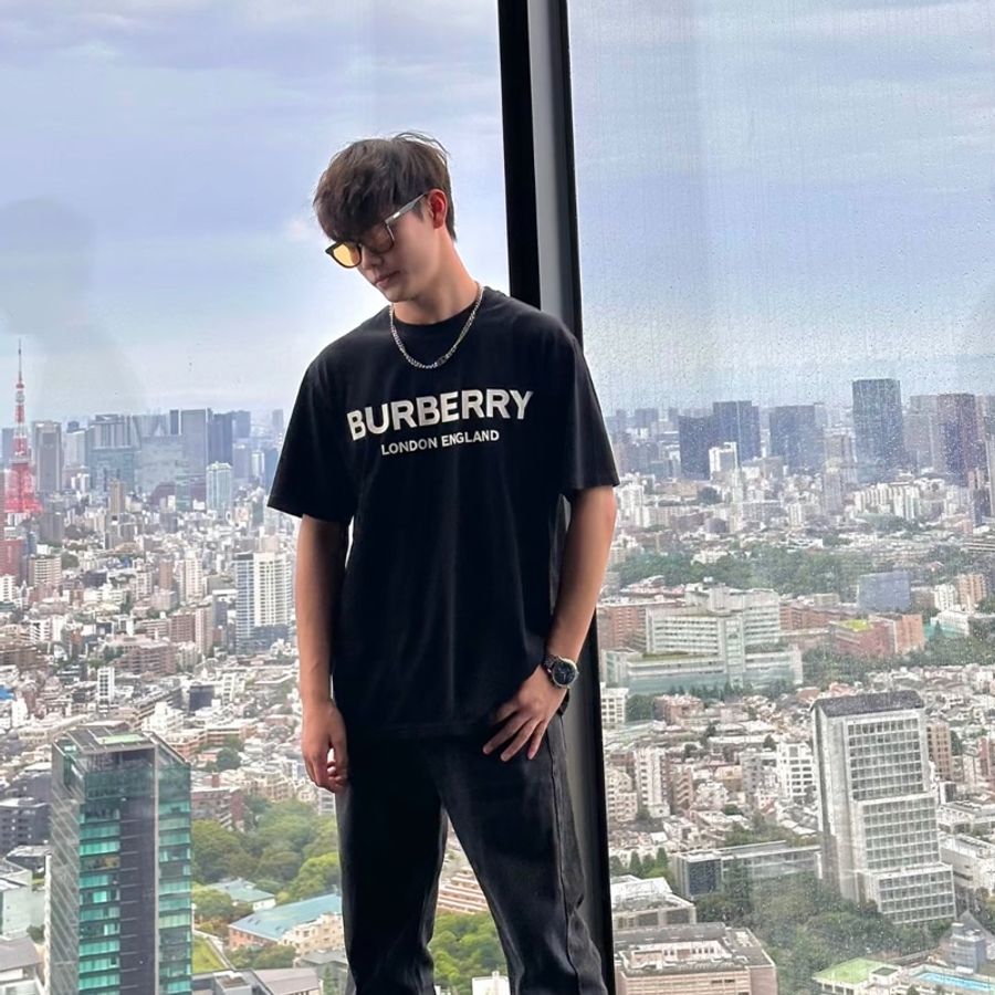 【有見過黑色的Burberry T恤嗎?🖤男女通用款✨很潮很cool😎】Burberry黑色短袖T恤 XS碼-5