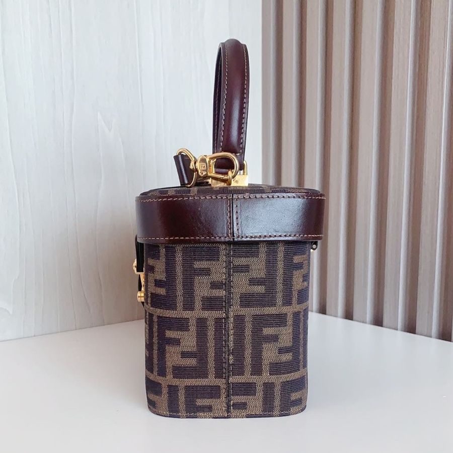 Fendi/芬迪 老花 中号 硬盒 附肩带 19.5*11*14.5-2