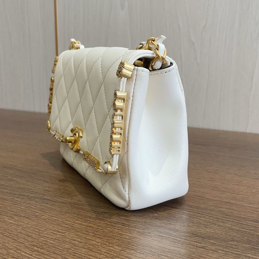 香奈兒/Chanel 23C 白色徽章琺瑯字母水鑽 18*5.5*12-2