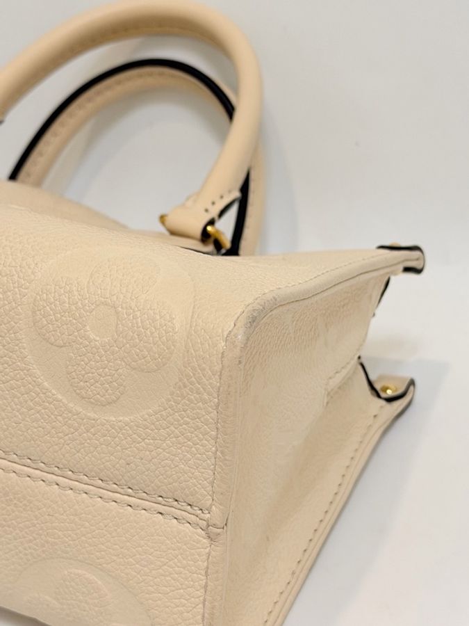 LV ONTHEGO EAST WEST 白色-11