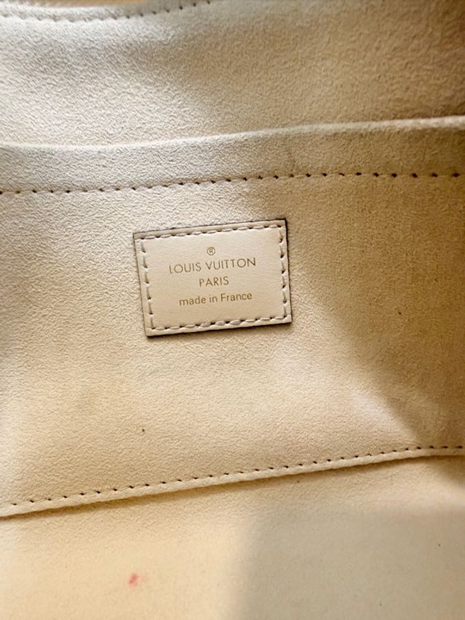 LV ONTHEGO EAST WEST 白色-15