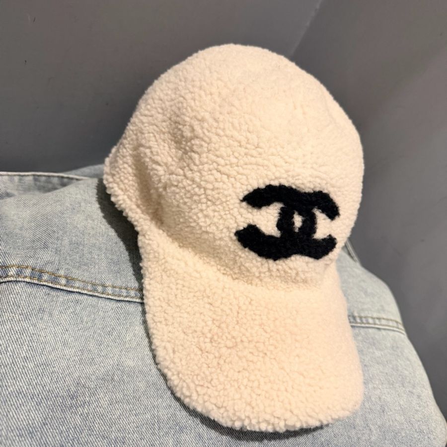 超難買!Chanel 香奈兒 25B 泰迪羊毛 棒球帽 白杏色-1