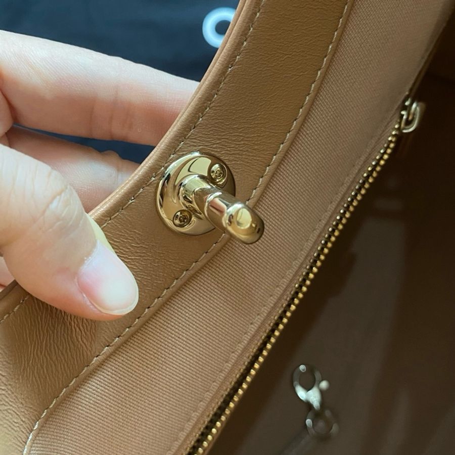 Chanel香奈兒 奶茶色金扣31bag小號 手提包單肩包 芯片款-7