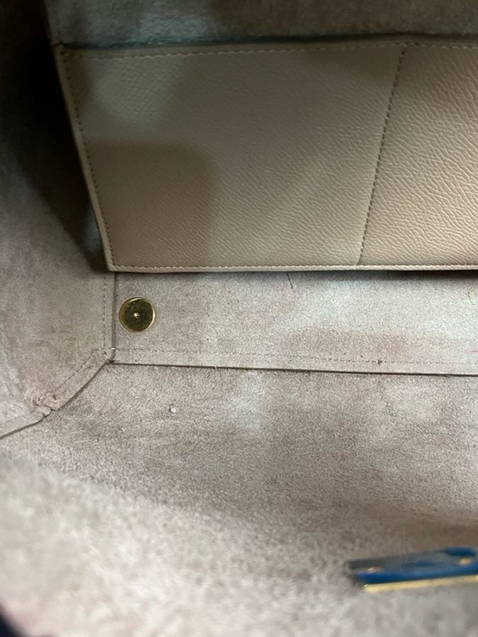 Celine賽琳 奶茶色荔枝紋鯰魚包 尺寸:底長31-5