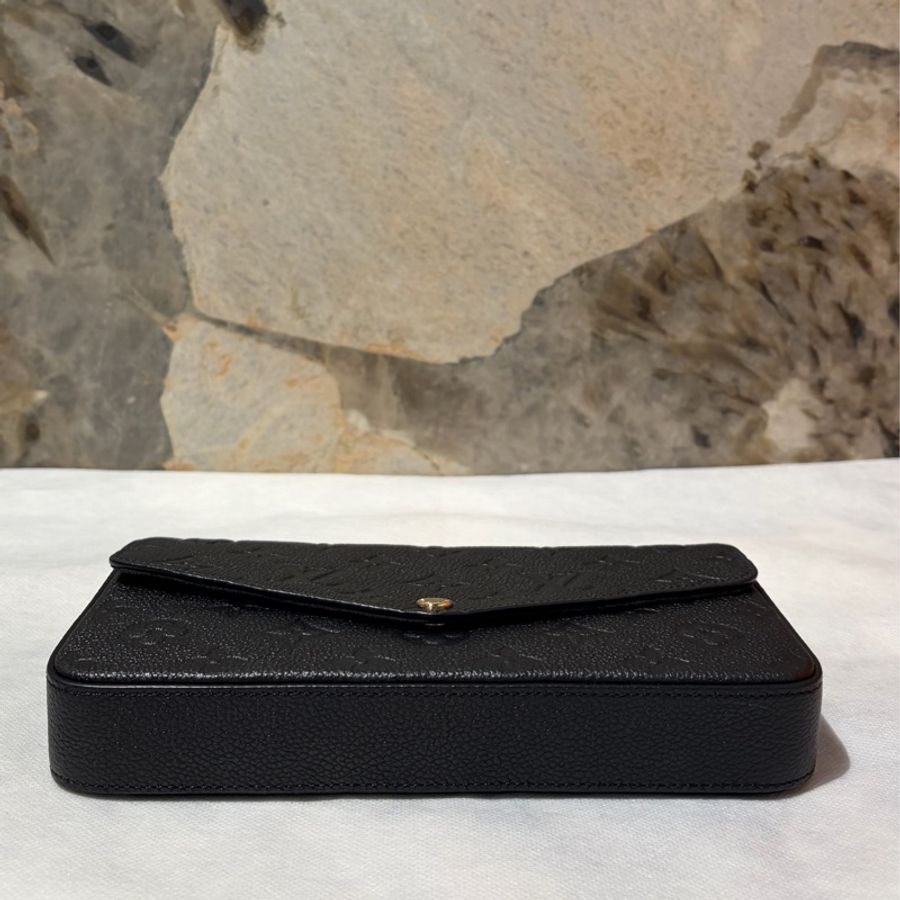 Louis Vuitton 黑牛皮壓紋3合1掀蓋練包WOC-4