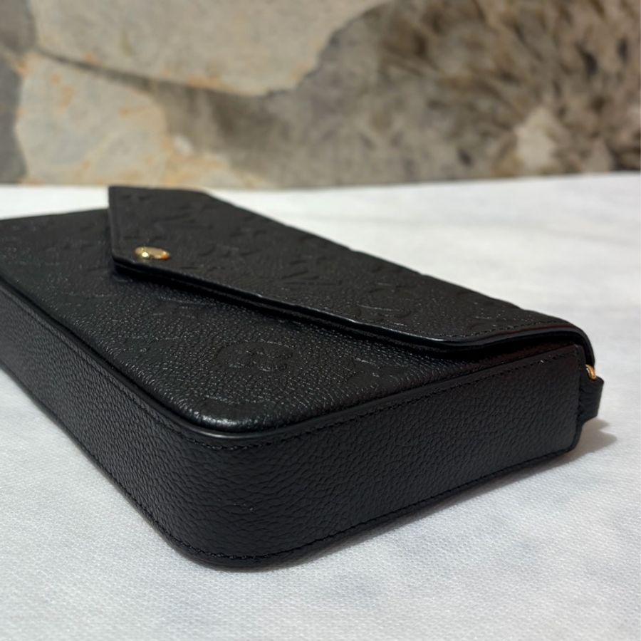 Louis Vuitton 黑牛皮壓紋3合1掀蓋練包WOC-5