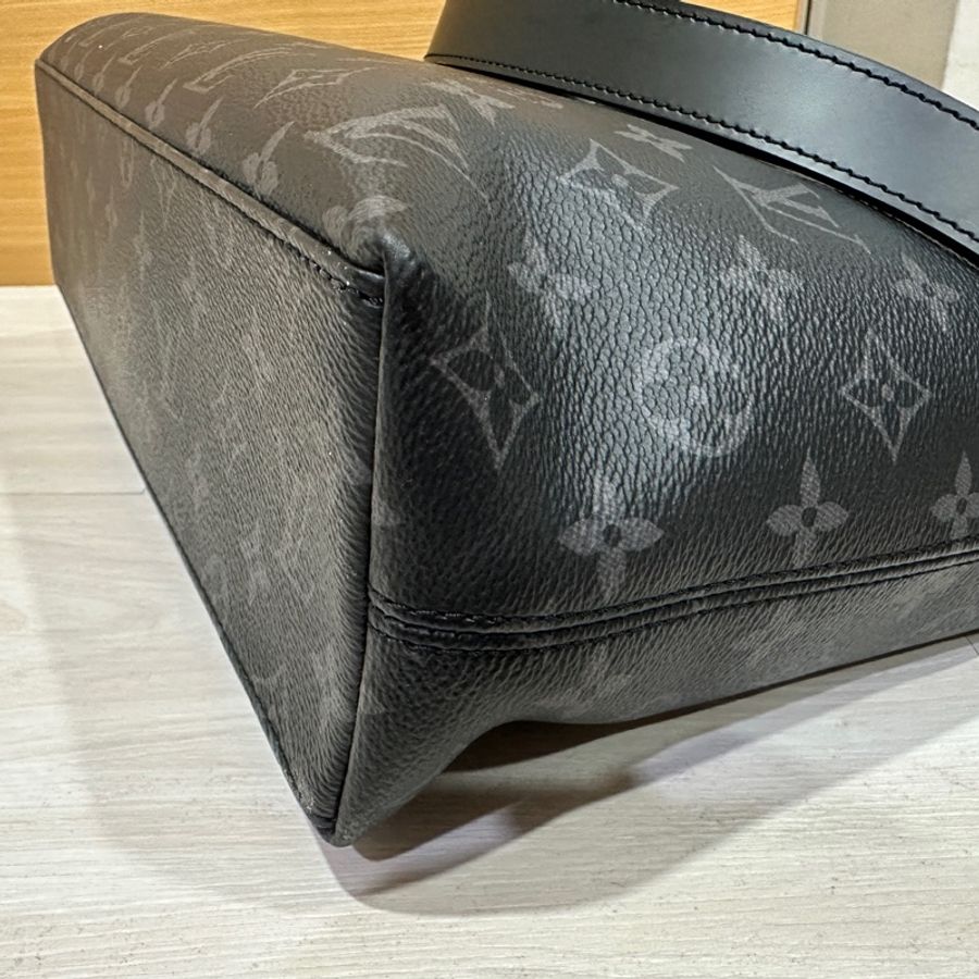 Lv 黑灰原花Explorer 手提斜背公事包M40566-5