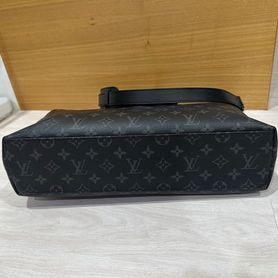 Lv 黑灰原花Explorer 手提斜背公事包M40566-6