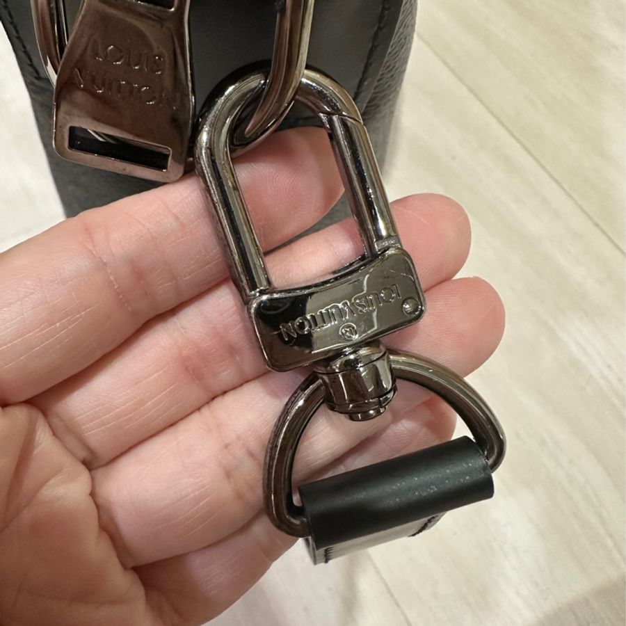 Lv 黑灰原花Explorer 手提斜背公事包M40566-10