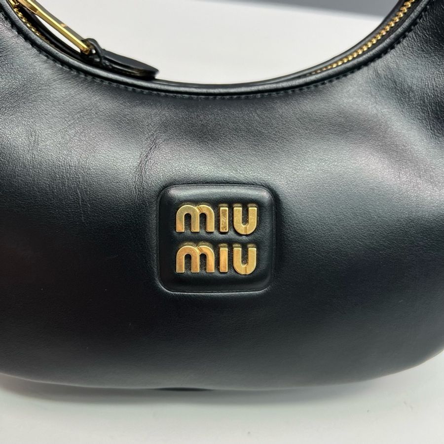 Miumiu謬謬 黑金全皮hobo單肩斜挎包-6