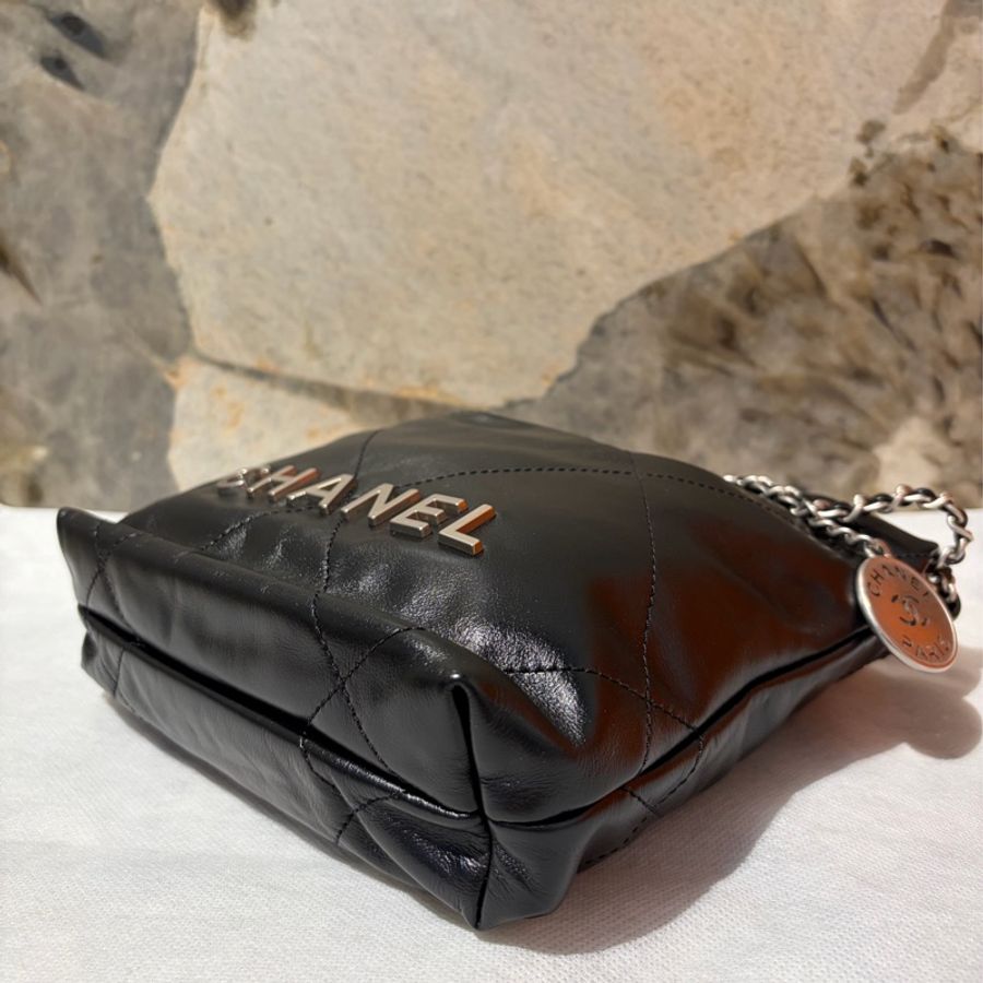 Chanel黑銀牛皮22 MINI-5
