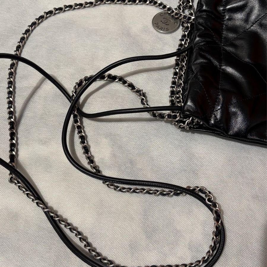 Chanel黑銀牛皮22 MINI-8