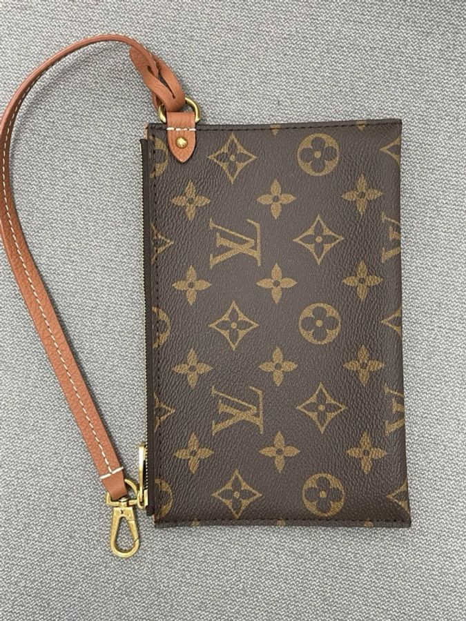 Louis Vuitton 路易威登 low key hobo芯片 底長24。-12
