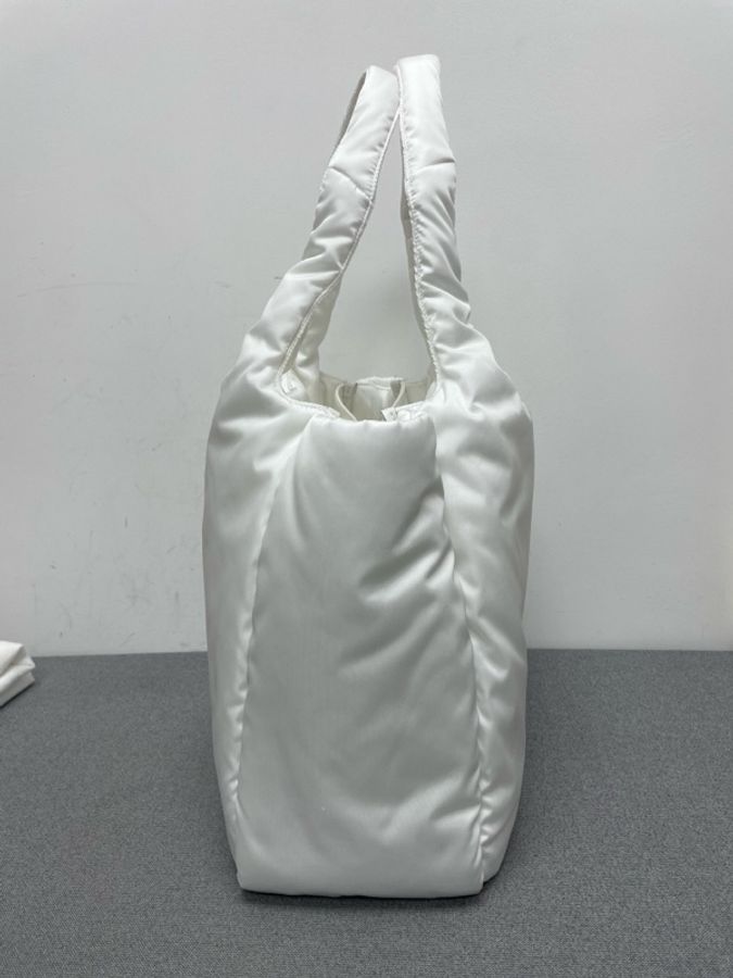 99新 Prada普拉達 菜籃子大號 底長39(未使用)-2