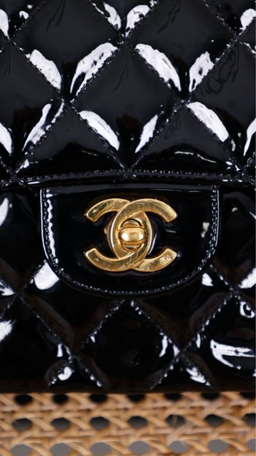 Chanel 4开黑金漆皮书包扣双子星cf中号单肩包-26