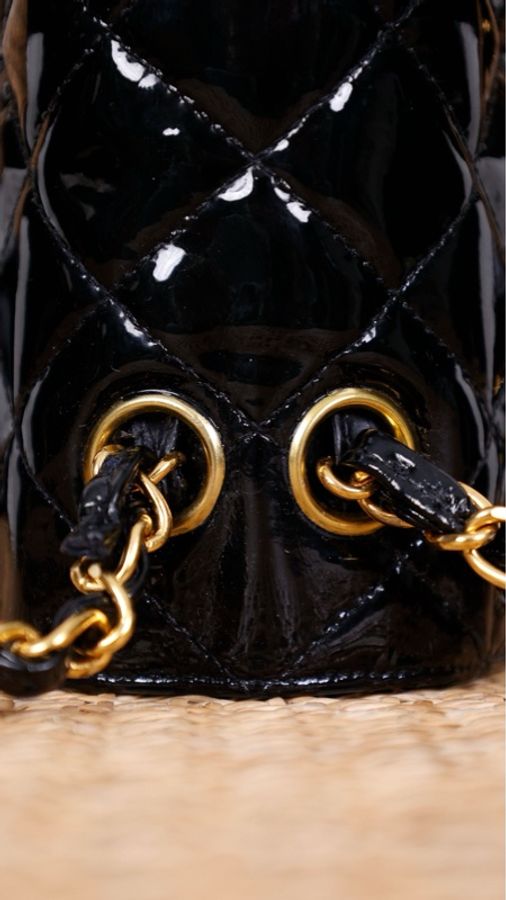 Chanel 4开黑金漆皮书包扣双子星cf中号单肩包-31