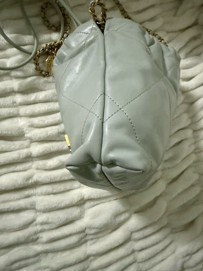 Chanel 22 mini-2