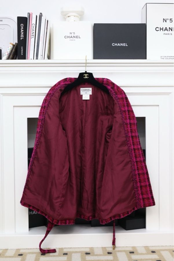 Chanel 95年玫红格纹金扣收腰大衣-4