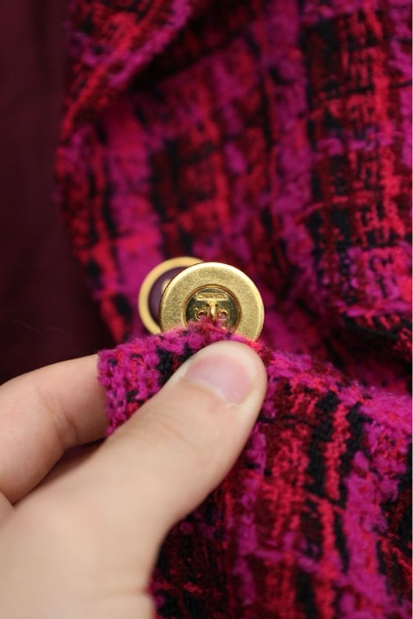 Chanel 95年玫红格纹金扣收腰大衣-11