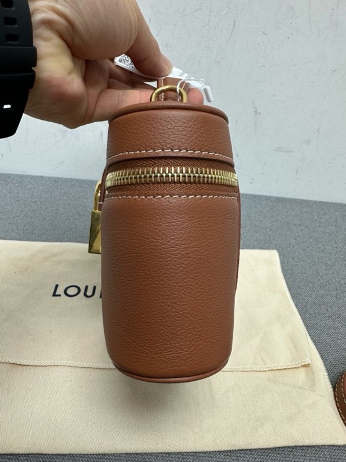 Louis Vuitton 路易威登新款盒子 附件 有肩帶.塵袋底長19。-2