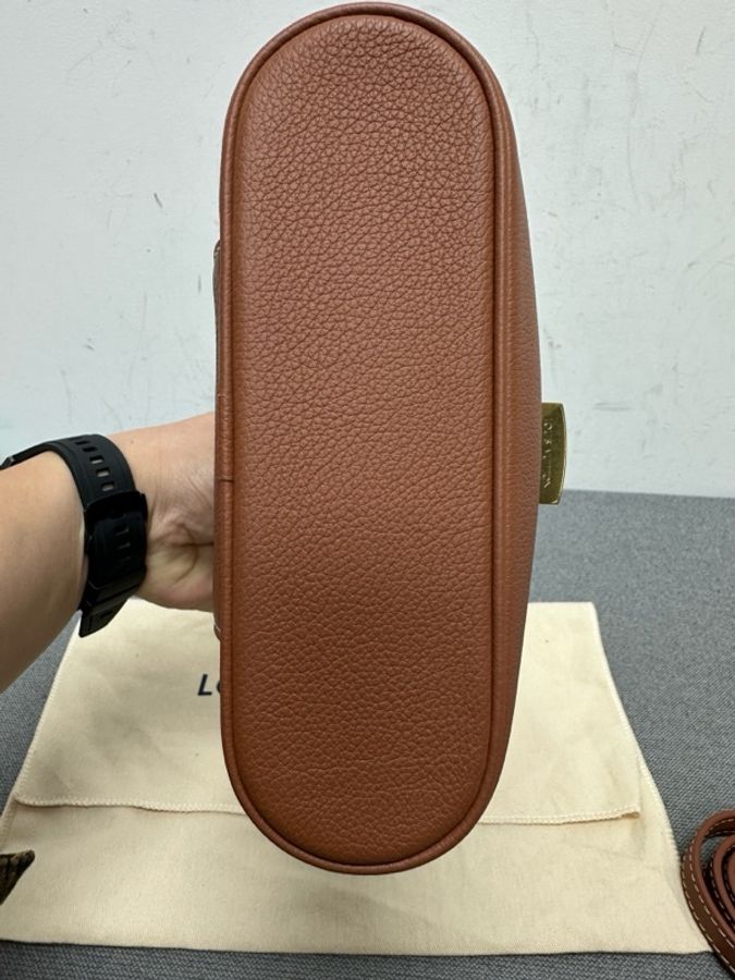Louis Vuitton 路易威登新款盒子 附件 有肩帶.塵袋底長19。-4