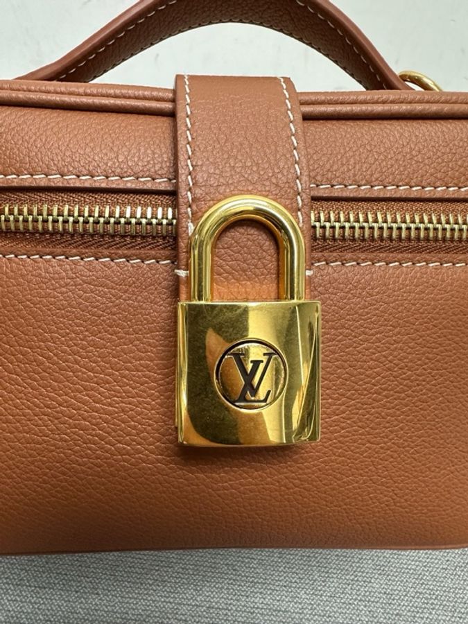 Louis Vuitton 路易威登新款盒子 附件 有肩帶.塵袋底長19。-7