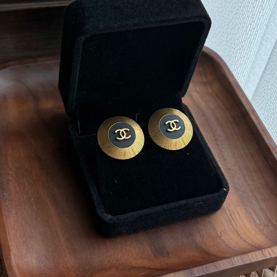 Chanel香奈兒中古黑金圓形雙C耳夾-0