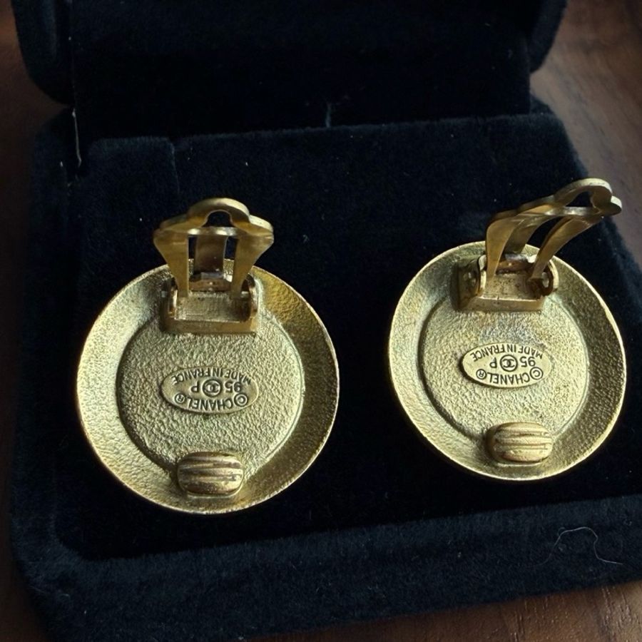 Chanel香奈兒中古黑金圓形雙C耳夾-3
