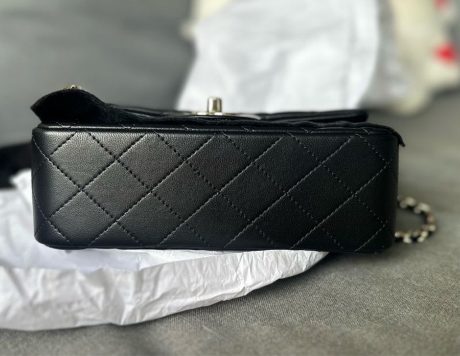 低原價🖤附單據🤍Chanel Mini Classic Handbag with Top Handle Coco 經典迷你手把口蓋包 香奈兒 Black-1