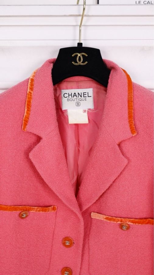 Chanel 96年桃粉色丝绒滚边两口袋上衣半裙套装-5