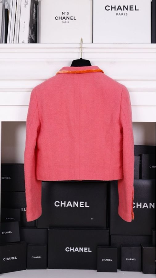 Chanel 96年桃粉色丝绒滚边两口袋上衣半裙套装-8