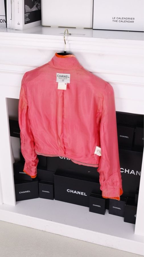 Chanel 96年桃粉色丝绒滚边两口袋上衣半裙套装-14