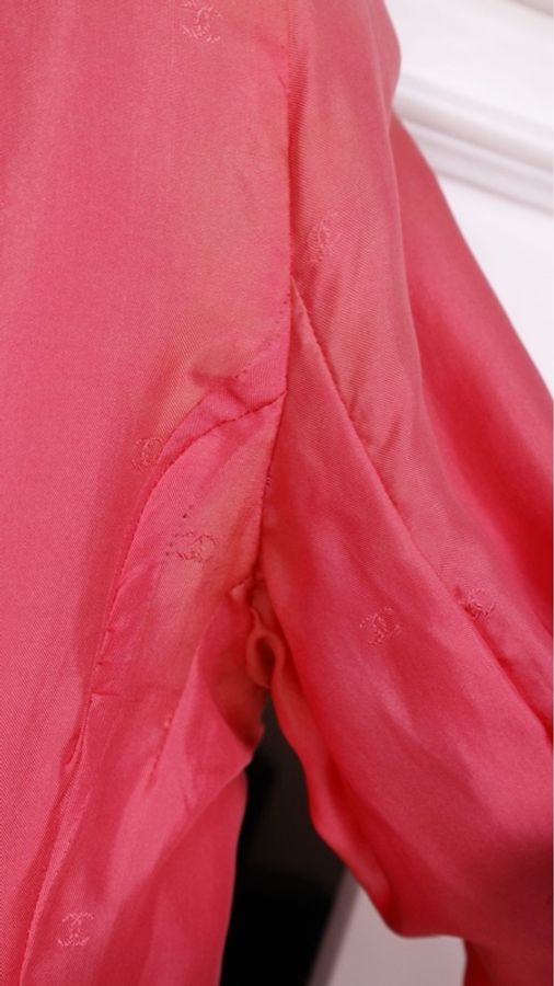 Chanel 96年桃粉色丝绒滚边两口袋上衣半裙套装-33