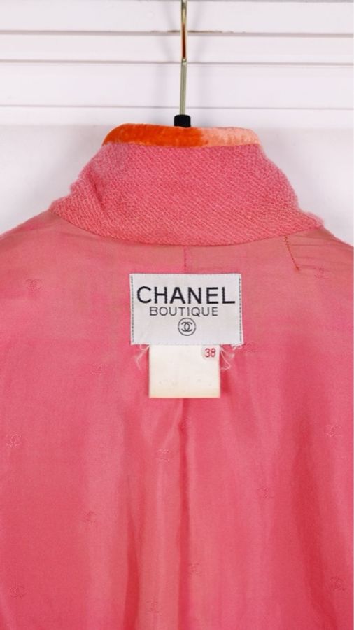 Chanel 96年桃粉色丝绒滚边两口袋上衣半裙套装-87
