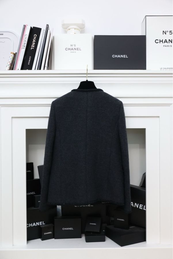 Chanel 15年灰色羊毛两口袋拉链外套-1