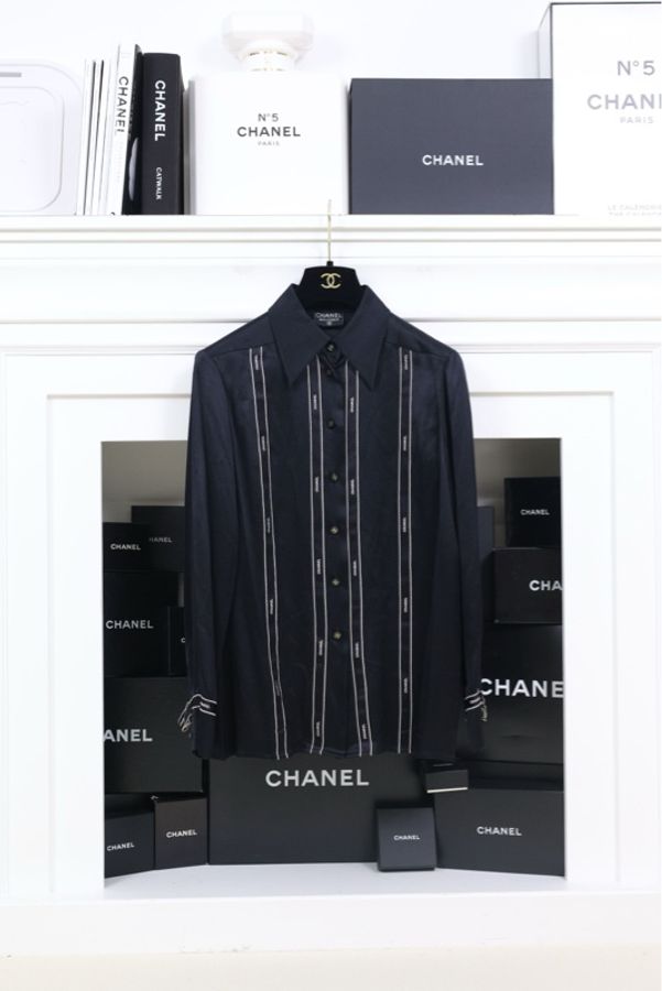 Chanel 94年黑色字母真丝衬衫-0