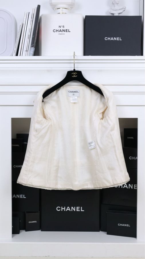 Chanel 00年白色亮片贝母扣圆领外套-3