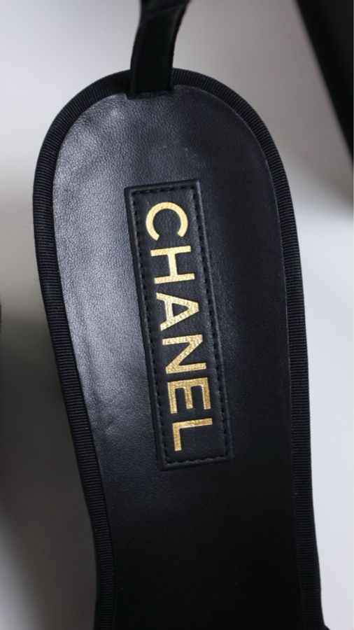 Chanel24A曼彻斯特手工坊系列粉色蝴蝶结珍珠链条凉鞋-10