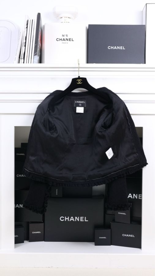 Chanel 03年黑色花边领滚边外套-4