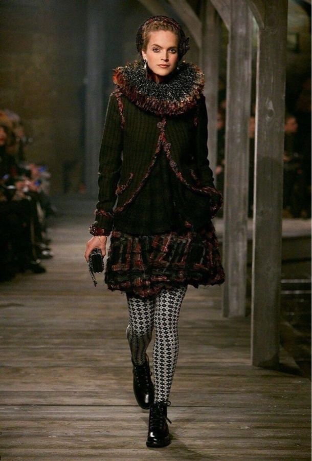Chanel 13年爱丁堡系列秀款绿色格纹红线滚边琉璃扣两口袋外套-5