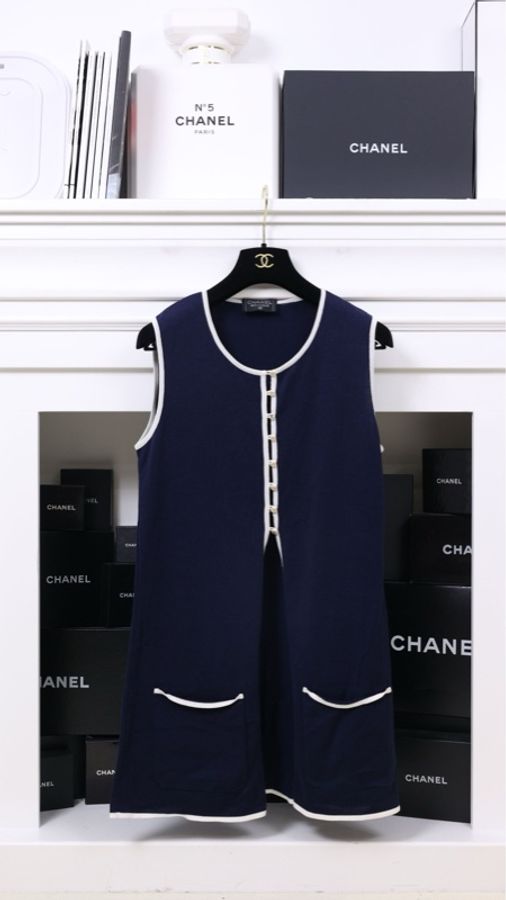 Chanel 蓝色针织白色滚边背心半裙套装-2