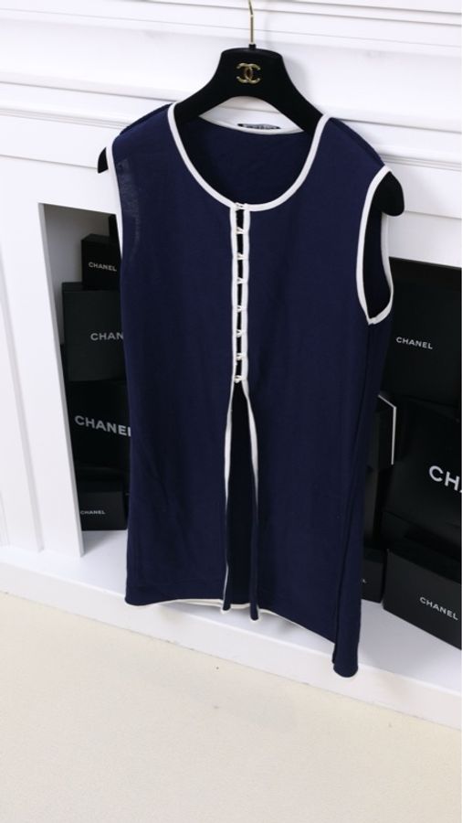 Chanel 蓝色针织白色滚边背心半裙套装-3