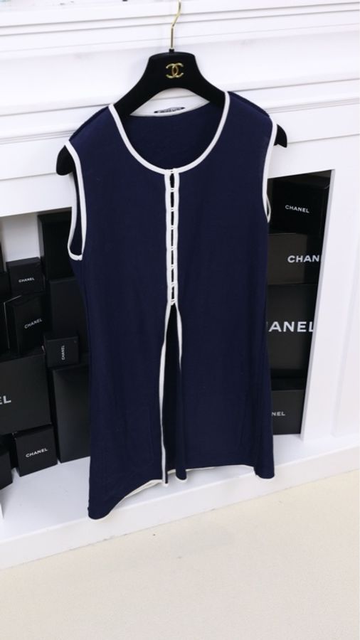 Chanel 蓝色针织白色滚边背心半裙套装-4