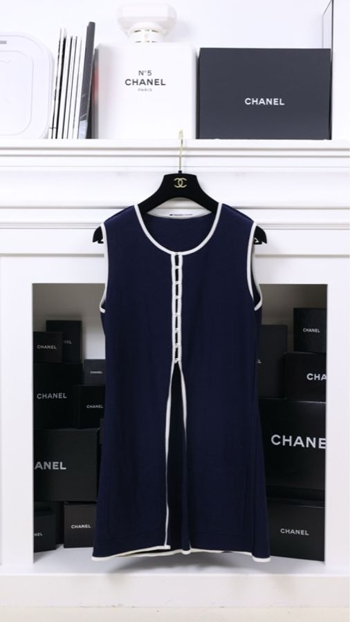 Chanel 蓝色针织白色滚边背心半裙套装-6