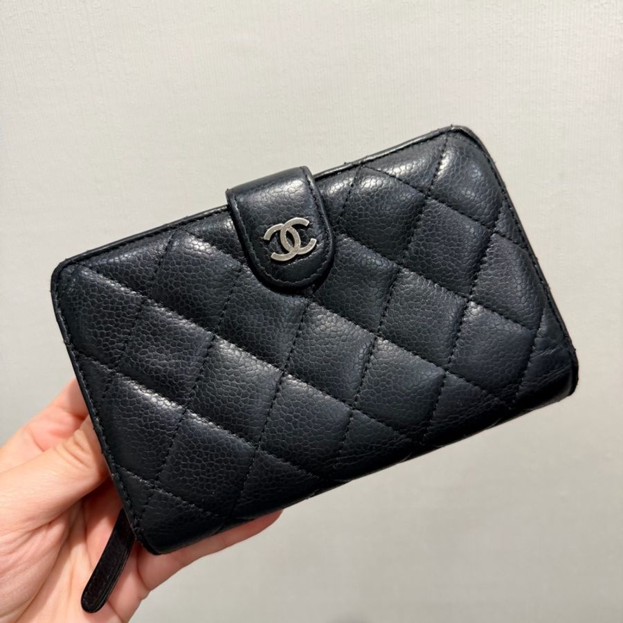 Chanel 香奈兒 荔枝牛皮 拉鍊中夾 黑 銀釦-0