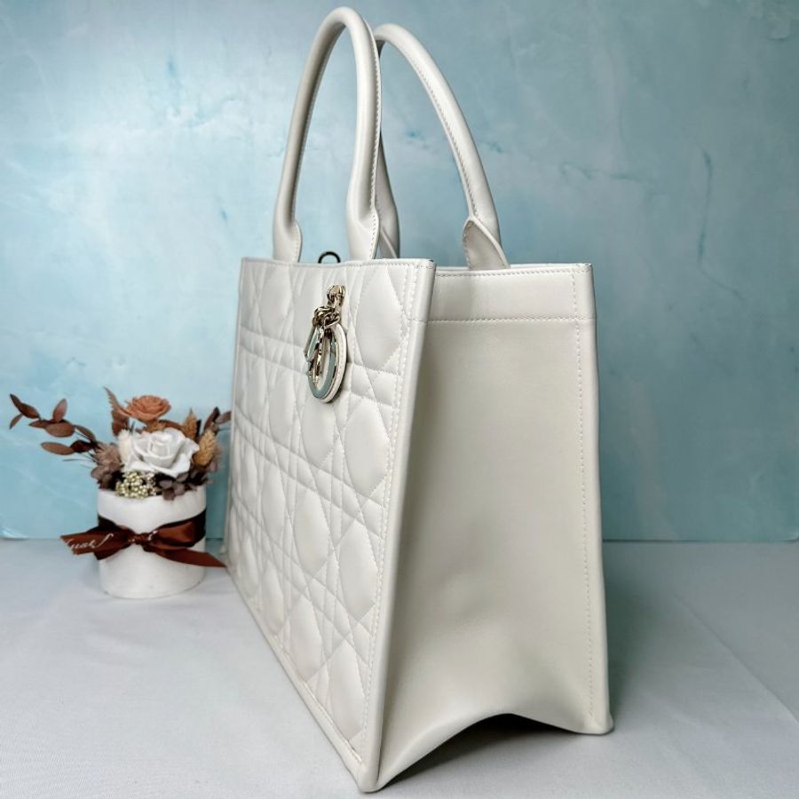 Dior Book Tote中款奶白黛妃托特包-2