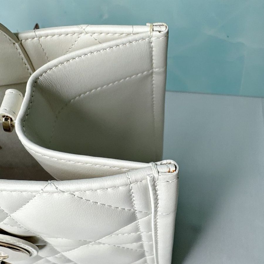Dior Book Tote中款奶白黛妃托特包-7