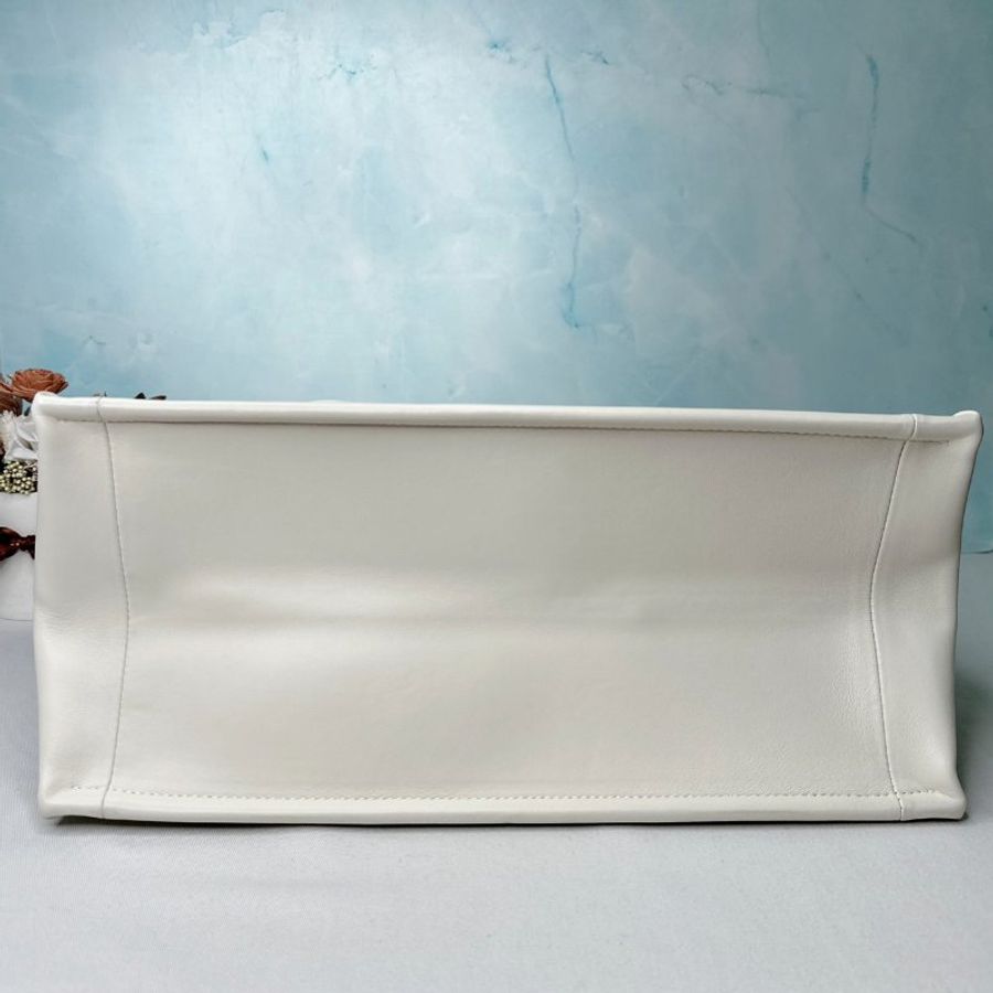 Dior Book Tote中款奶白黛妃托特包-9