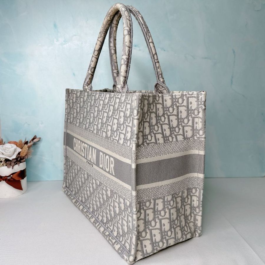 Dior Book Tote灰白緹花刺繡托特包-2