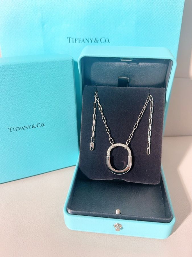 Tiffany蒂芙尼 lock系列 18K白金半鑽雙U形鎖項鍊,中號-1